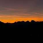 Wiesenhof - & Weitblick Ueber - Ladestation Fuer Elektroautos Innsbruck